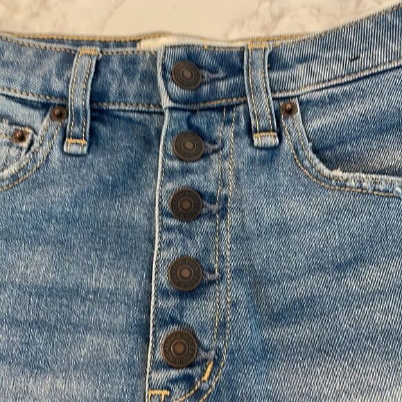 Curve love High Rise Shorts NWOT 24/00 button fly distressed - Picture 3 of 7